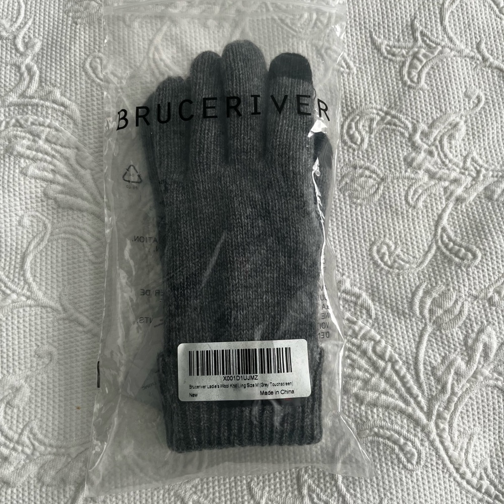 NWT Bruceriver Thinsulate lines touch screen gloves size medium